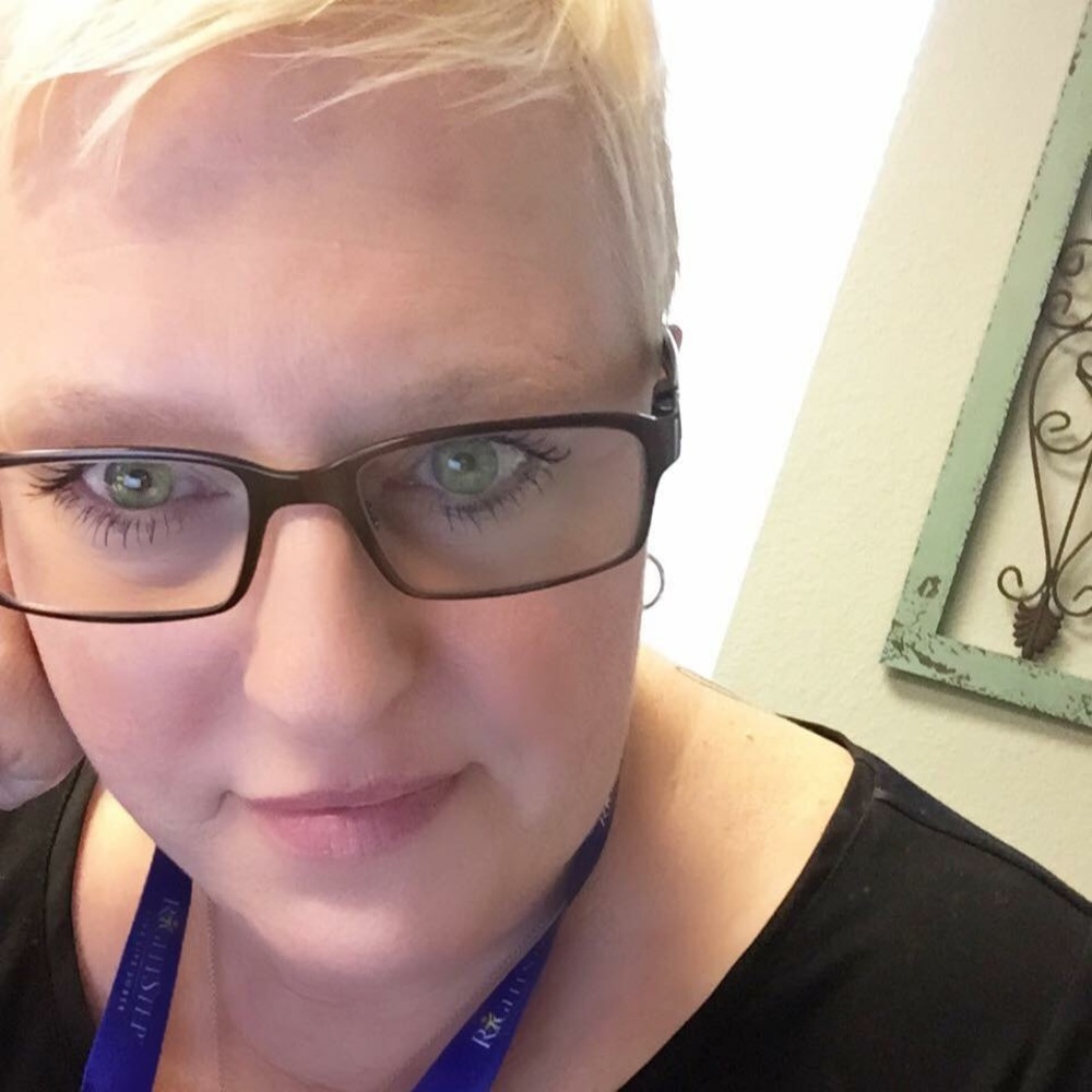 Meet your Posher, Lori
